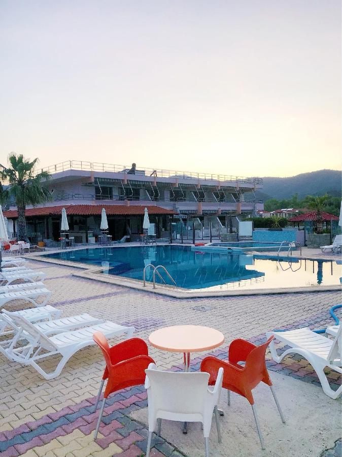 Hotel Palmera ซาร์ตี ภายนอก รูปภาพ